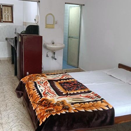 Shree Ganesh Guest House อารัมบล ภายนอก รูปภาพ